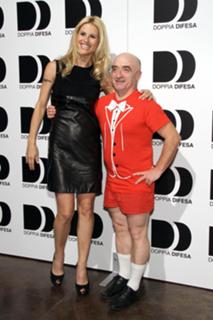 Michelle Hunziker feet photo thumbnail