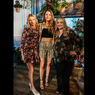Blake Lively feet photo thumbnail