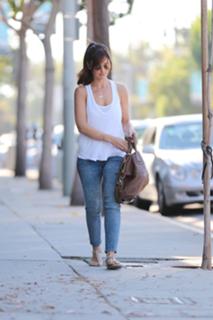 Minka Kelly feet photo thumbnail