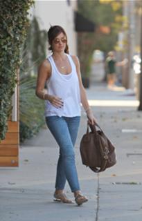 Minka Kelly feet photo thumbnail
