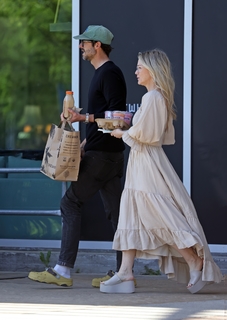 Jennie Garth feet photo thumbnail