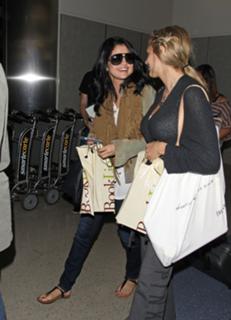 Selena Gomez feet photo thumbnail