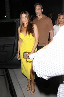 Sofía Vergara feet photo thumbnail