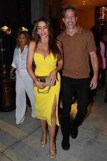Sofía Vergara feet photo thumbnail