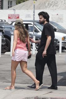 Addison Rae feet photo thumbnail