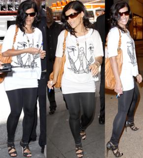 Nelly Furtado feet photo thumbnail