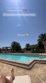 Ludovica Pagani feet photo thumbnail