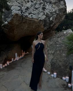 Iris Mittenaere feet photo thumbnail