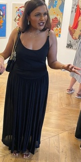 Mindy Kaling feet photo thumbnail