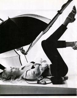 Claudia Schiffer feet photo thumbnail