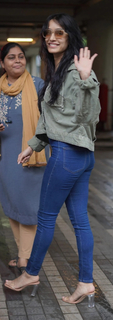 Shraddha Kapoor feet photo thumbnail