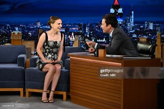 Natalie Portman feet photo thumbnail
