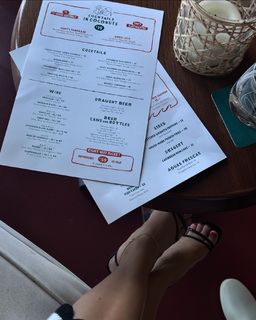 Adrienne Houghton feet photo thumbnail