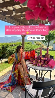 Bella Thorne feet photo thumbnail