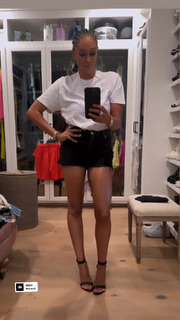 Tia Mowry feet photo thumbnail