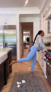 Tia Mowry feet photo thumbnail