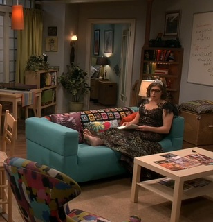 Mayim Bialik feet photo 4