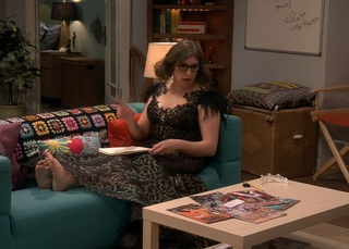 Mayim Bialik feet photo 2