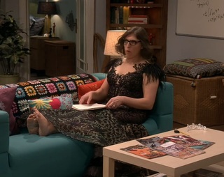 Mayim Bialik feet photo 1