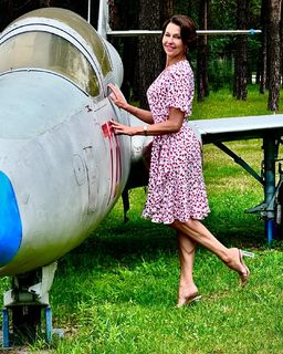 Anna Popek feet photo thumbnail