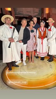 Anna Popek feet photo thumbnail