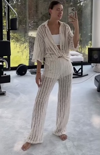 Klaudia Halejcio feet photo thumbnail