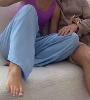 Klaudia Halejcio feet photo thumbnail