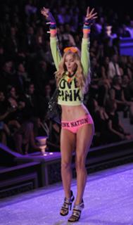 Elsa Hosk feet photo thumbnail