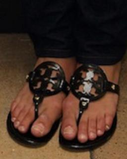 Aly Raisman feet photo thumbnail
