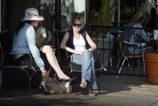 Kirsten Dunst feet photo thumbnail