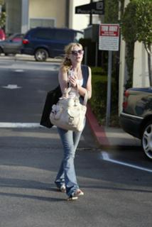 Kirsten Dunst feet photo thumbnail