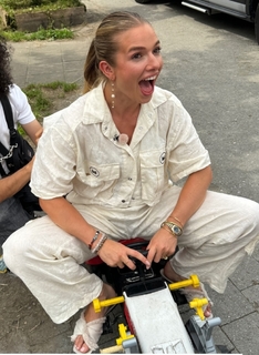 Lola Weippert feet photo thumbnail