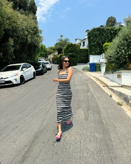 Anushka Sen feet photo thumbnail