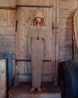 Elsa Hosk feet photo thumbnail