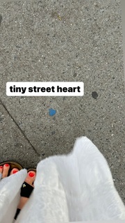 Busy Philipps feet photo thumbnail