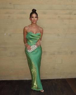 Rocsi Diaz feet photo thumbnail