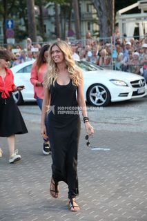 Vera Brezhneva feet photo thumbnail