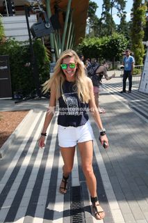 Vera Brezhneva feet photo thumbnail