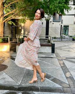 Anna Popek feet photo thumbnail