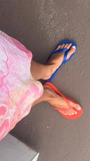 Addison Rae feet photo thumbnail