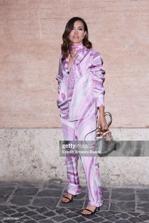 Caterina Balivo feet photo thumbnail