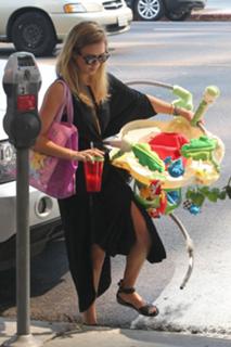 Jessica Alba feet photo thumbnail