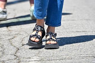 Lucy Hale feet photo thumbnail