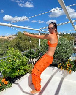 Anna Safroncik feet photo thumbnail
