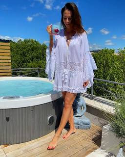 Anna Safroncik feet photo thumbnail