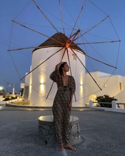 Anna Safroncik feet photo thumbnail