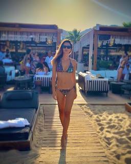 Anna Safroncik feet photo thumbnail