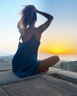 Anna Safroncik feet photo thumbnail