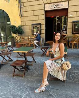 Anna Safroncik feet photo thumbnail