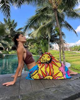 Anna Safroncik feet photo thumbnail